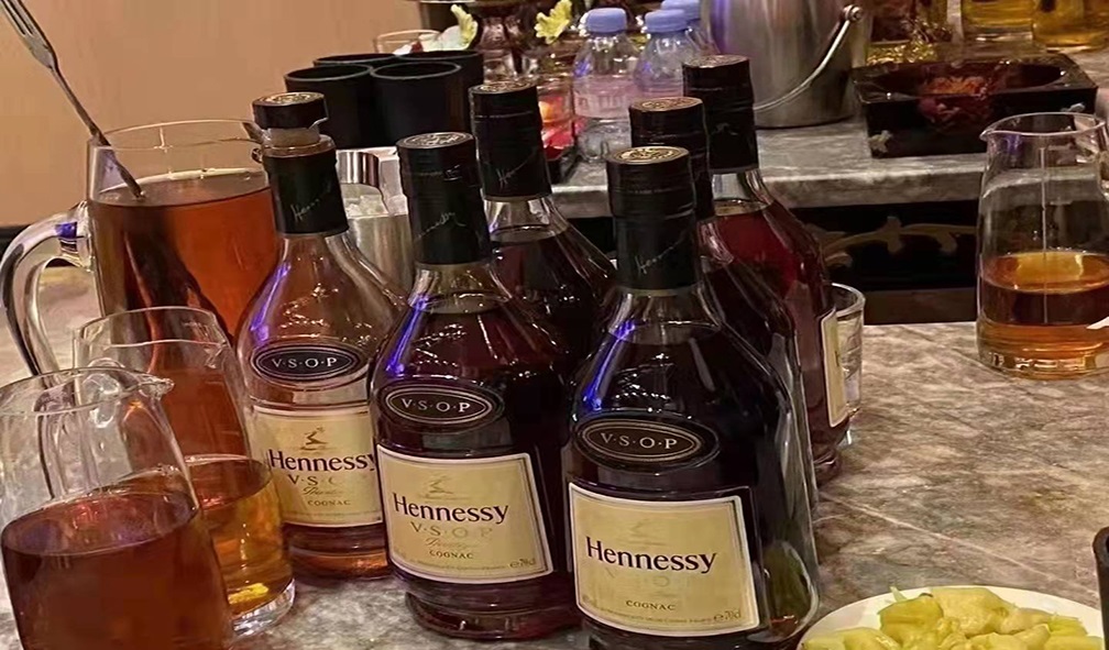 阿坝商务KTV招聘男模模特-生意稳定不穿工衣